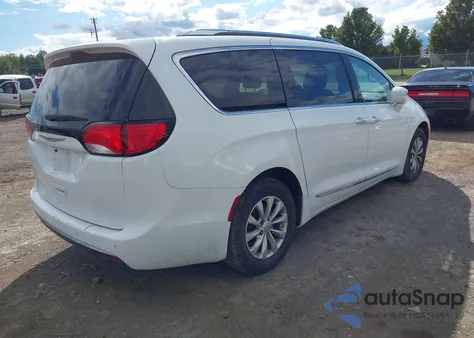 2018 Chrysler Pacifica Touring L z USA, uszkodzony, nr VIN 2C4RC1BGXJR280631